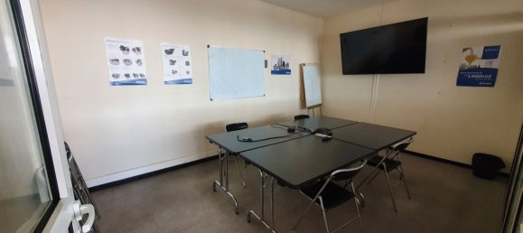  مكتب في Chaumont, France 1600متر مربع رقم 77064 18