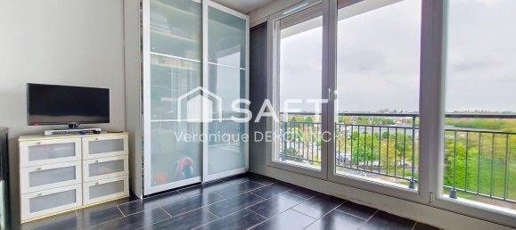 Studio in Ronchin, France No. 74532 2