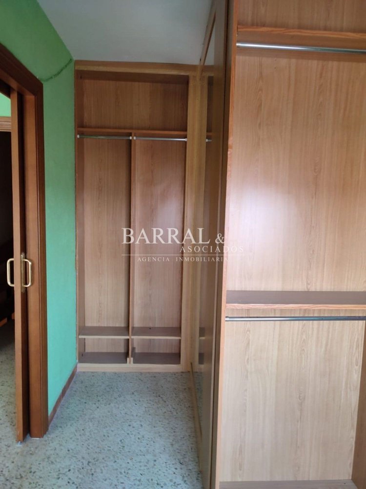 Casa de 6 dormitorios en Comunidad Foral de Navarra, Spain No. 32701