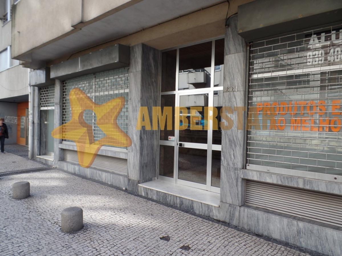 Loja em Porto, Portugal 390 m² N.º 8433