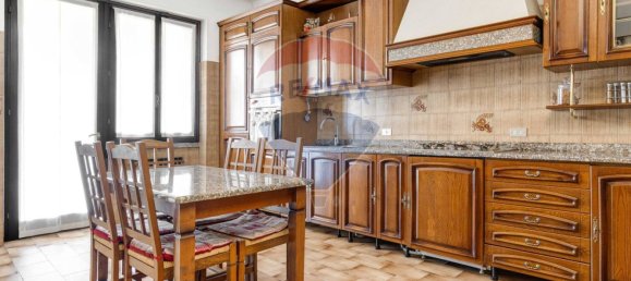 Villa de 2 dormitorios en Castellanza, Italy No. 356152 8