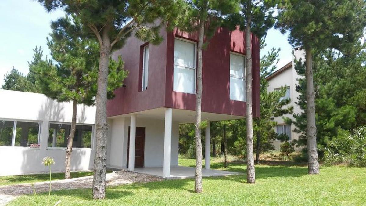 3 bedrooms House in Mar del Plata, Argentina No. 94604