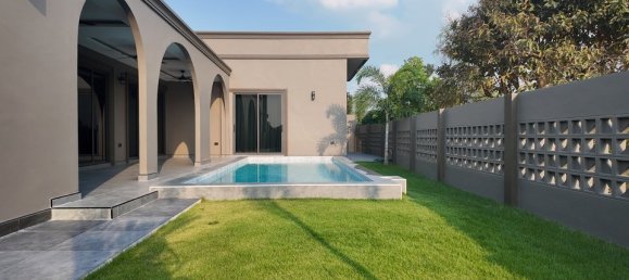 3 Schlafzimmer Villa in Pattaya, Thailand, Nr. 75005 2