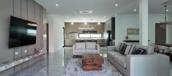 3 bedrooms Villa in Pattaya, Thailand No. 75005 8