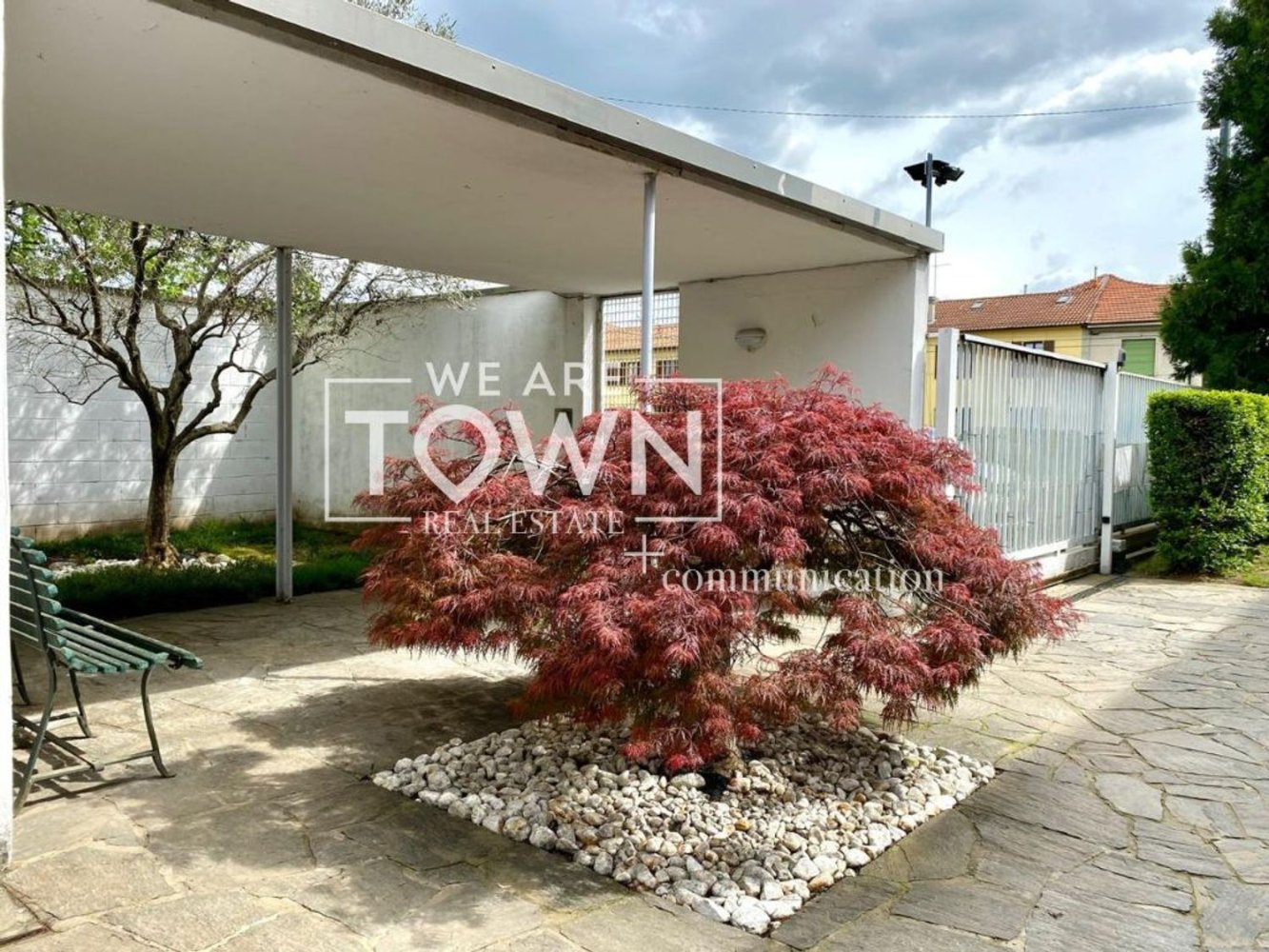 8 rooms Villa in Cesano Maderno, Italy No. 15605