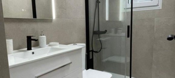 Apartamento de 2 dormitorios en Torrevieja, Spain No. 157818 5