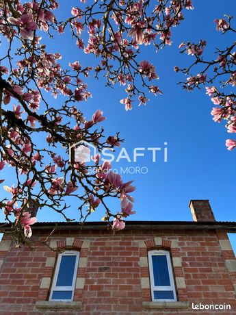 5 bedrooms House in Gironde, France No. 291457