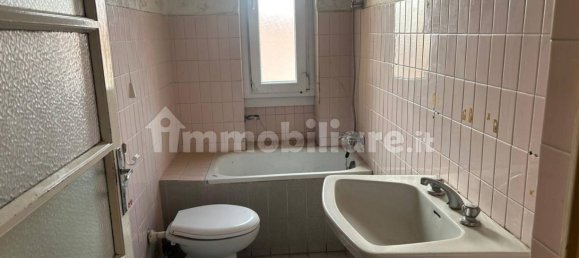 Apartamento de 2 dormitorios en Alessandria, Italy No. 45306 2