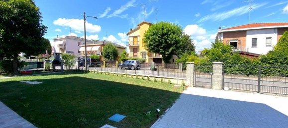 Casa de 3 dormitorios en Mirandola, Italy No. 323378 7