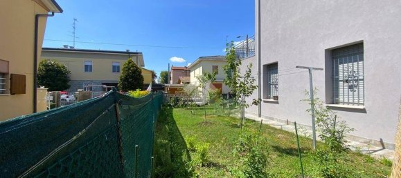 Casa de 3 dormitorios en Mirandola, Italy No. 323378 5