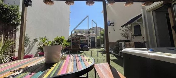 Casa de 3 dormitorios en La Ciotat, France No. 292928 2