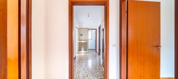 2 bedrooms Apartment in Udine, Italy No. 290760 15