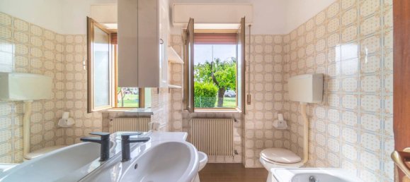 2 bedrooms Apartment in Udine, Italy No. 290760 11