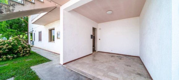 2 bedrooms Apartment in Udine, Italy No. 290760 17