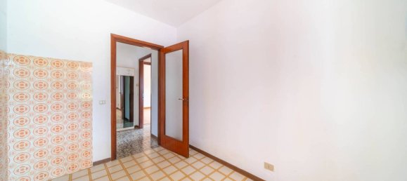 2 bedrooms Apartment in Udine, Italy No. 290760 8