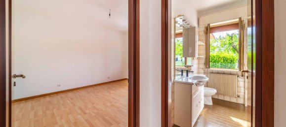 2 bedrooms Apartment in Udine, Italy No. 290760 10