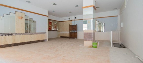  عقار تجاري في Granada, Spain 144متر مربع رقم 166605 2