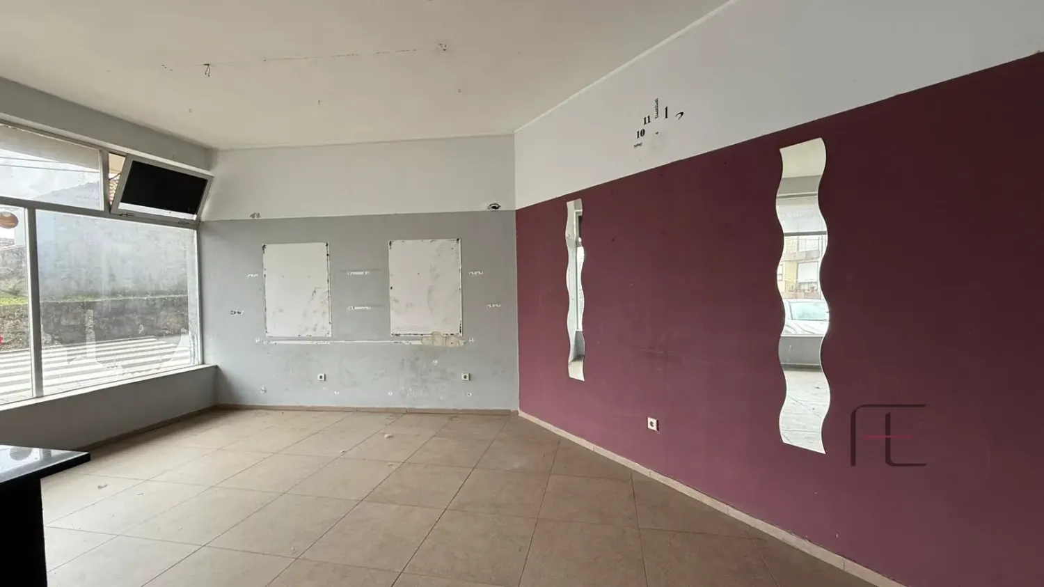 52m² Commercial property in Rio Tinto, Portugal No. 64679