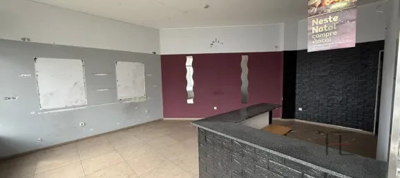 52m² Commercial property in Rio Tinto, Portugal No. 64679 4