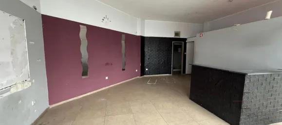 52m² Commercial property in Rio Tinto, Portugal No. 64679 2