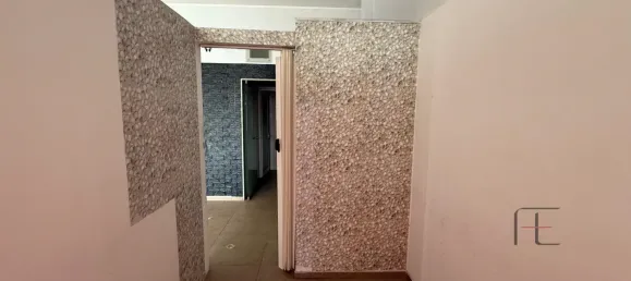 52m² Commercial property in Rio Tinto, Portugal No. 64679 8