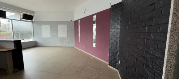 52m² Commercial property in Rio Tinto, Portugal No. 64679 6