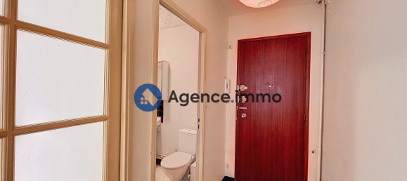 Studio in Tours, France No. 74734 6