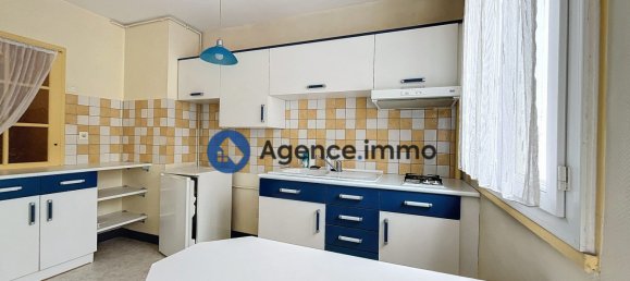 Studio in Tours, France No. 74734 4