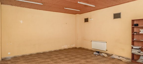 324m² Commercial property in Leon, Spain No. 71412 9