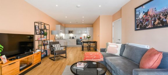 1 bedroom Apartment in London, United Kingdom No. 9645 5