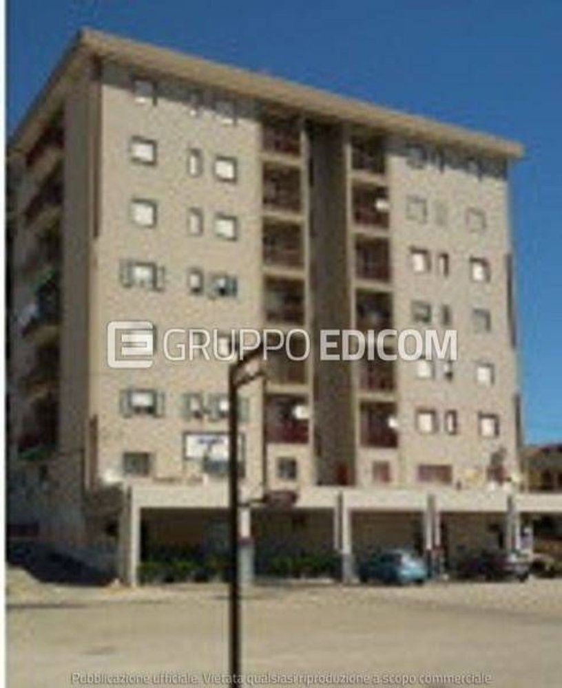 Propriété commerciale à Floridia, Italy 300m² No. 267657