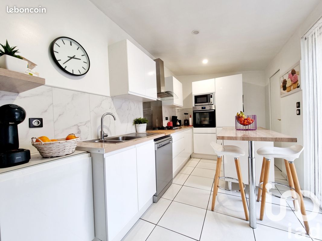 3 غرف نوم تاون هاوس في Eure-et-Loir, France رقم 79934