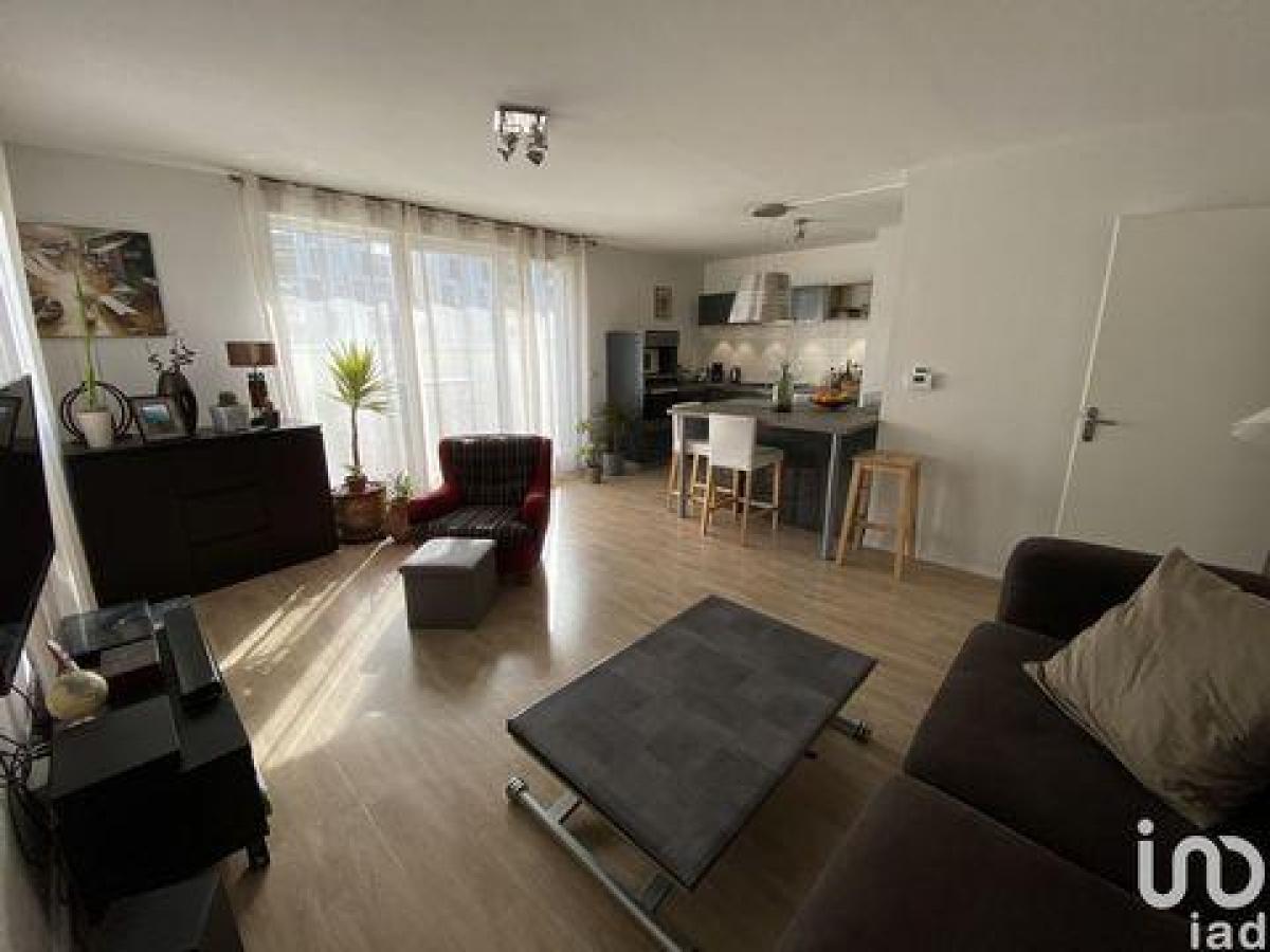 2 bedrooms Condo in Lormont, France No. 16597