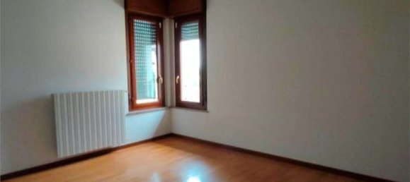 3 rooms Apartment in Dalmine, Italy No. 274278 12