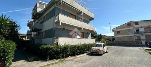 Apartamento de 4 dormitorios en Carrara, Italy No. 318754 8