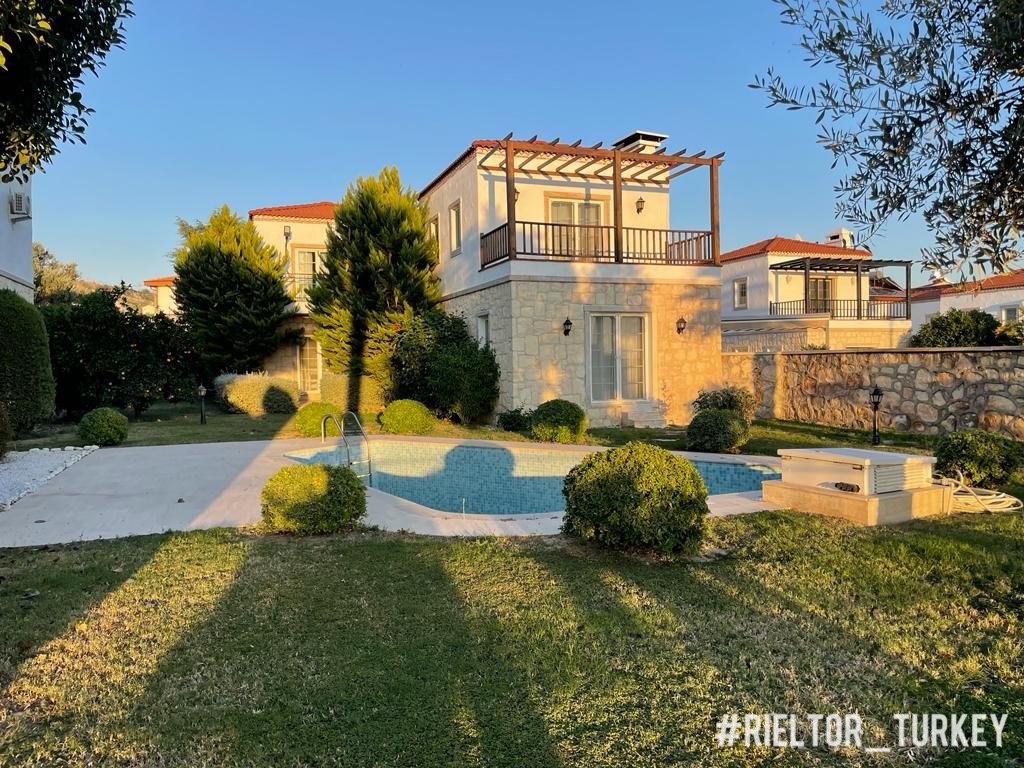 Villa 4+1 in Side, Turkey No. 10339