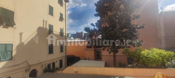 4 bedrooms Apartment in Genoa, Italy No. 308632 3