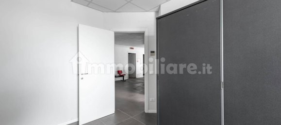 5 rooms Office in Trezzano sul Naviglio, Italy No. 13204 23