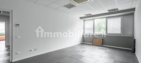 5 rooms Office in Trezzano sul Naviglio, Italy No. 13204 18