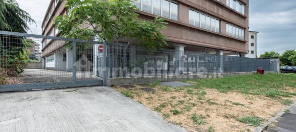 5 rooms Office in Trezzano sul Naviglio, Italy No. 13204 3
