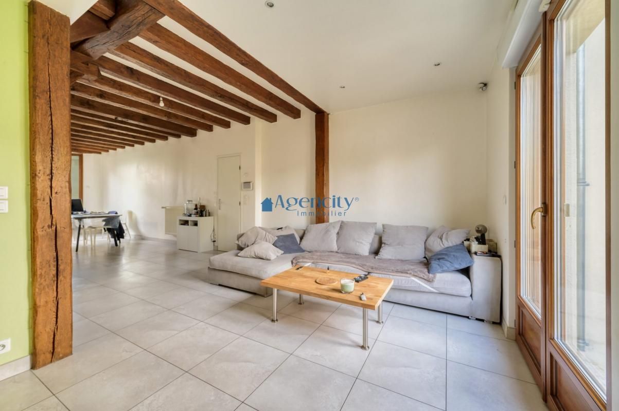 Casa de 4 dormitorios en Gournay-sur-Marne, France No. 292012