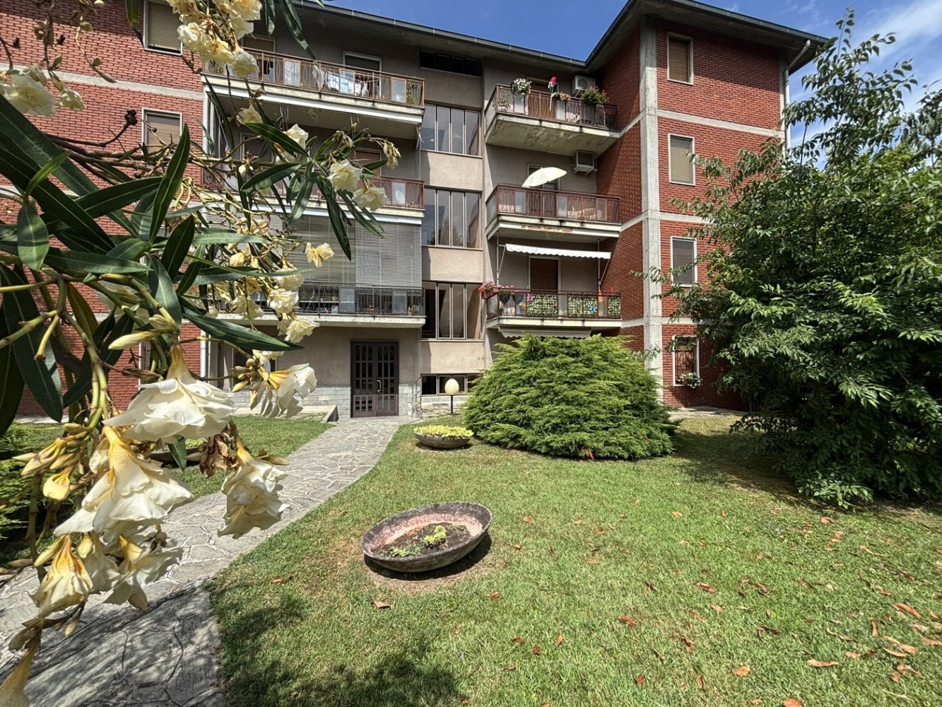 Apartamento de 1 dormitorio en Pavia, Italy No. 353370