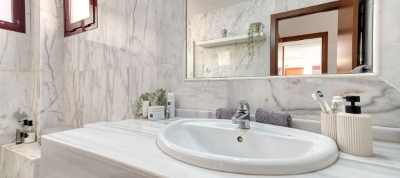 3 bedrooms Villa in Benahavis, Spain No. 253058 12