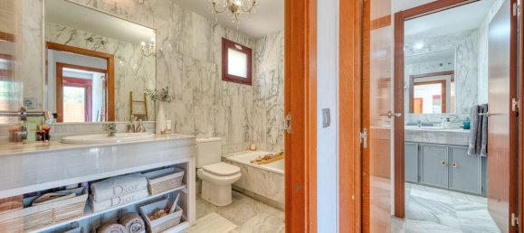 3 bedrooms Villa in Benahavis, Spain No. 253058 9