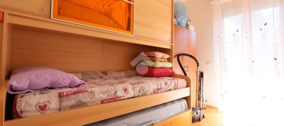 Квартира с 4 комнатами в Альба Адриатика, Италия № 41161 11