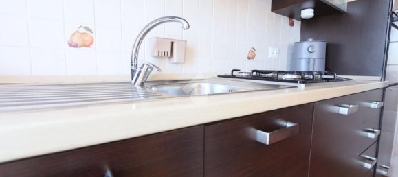 Квартира с 4 комнатами в Альба Адриатика, Италия № 41161 6