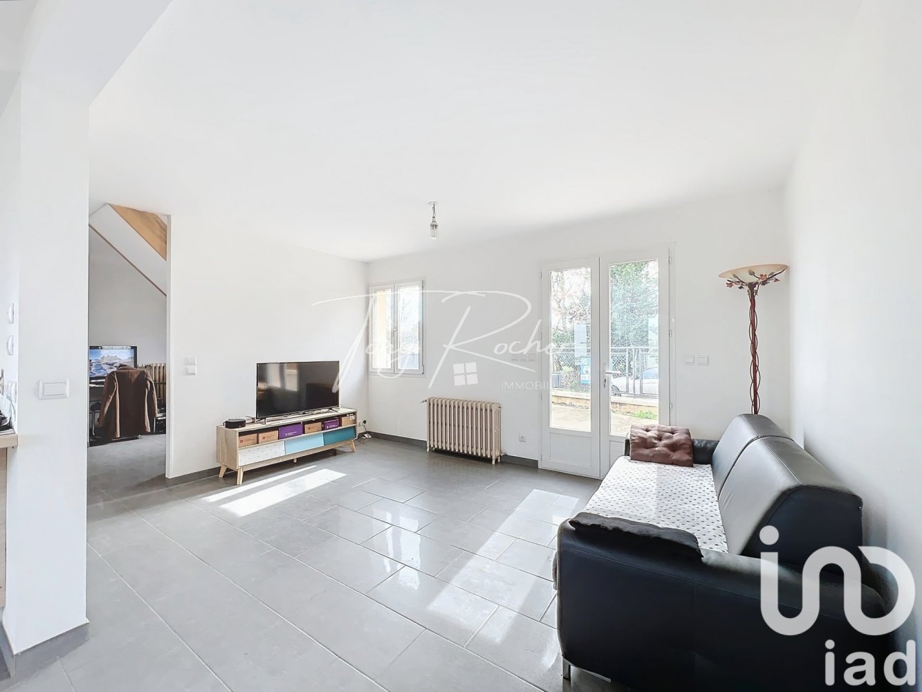 5 bedrooms House in Chateaudun, France No. 256224