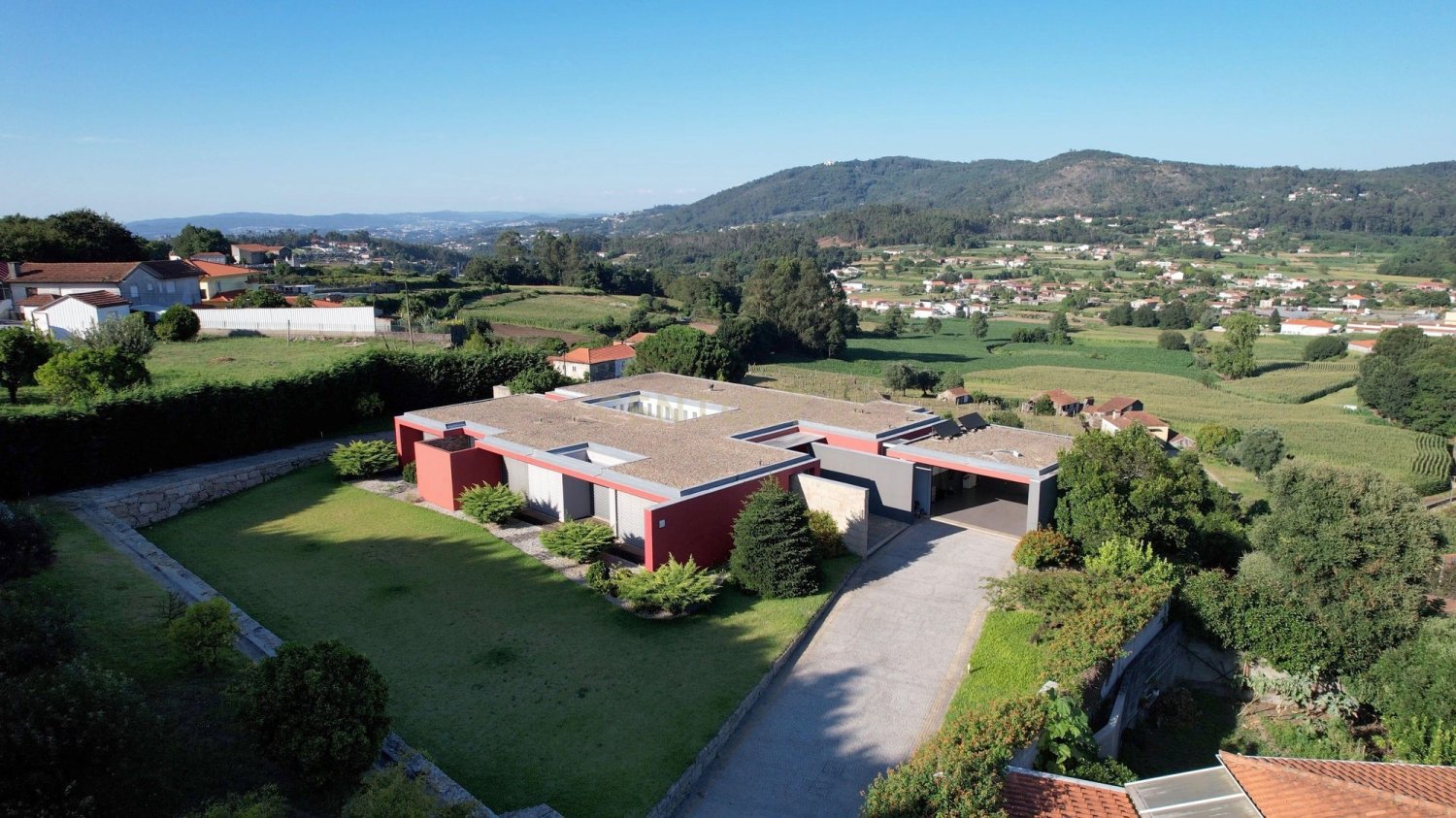 4 bedrooms Villa in Santo Tirso, Portugal No. 134213