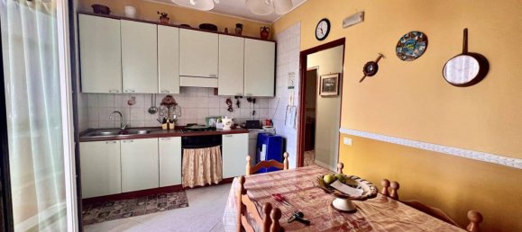 5 rooms Apartment in Sant'Antimo, Italy No. 112188 4