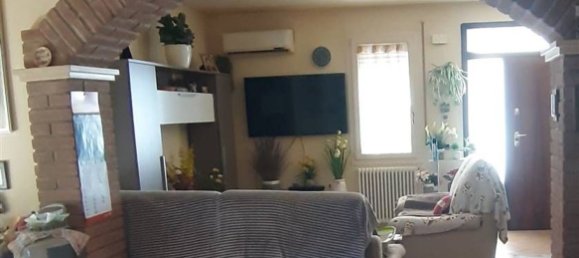 Villa de 4 habitaciónes en San Giacomo delle Segnate, Italy No. 145144 2